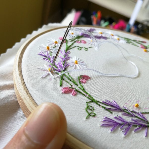cottage garden floral wreath embroidery kit for beginners. adults craft kit with daisies, sweet peas and lavender wildflowers